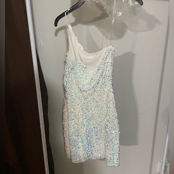 Of the Shoulder White Sparkling - Picture 4 of 4